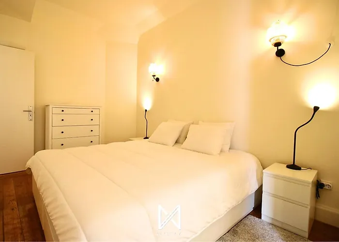 Apartman Mystay - The Poet - Fernando Pessoa *